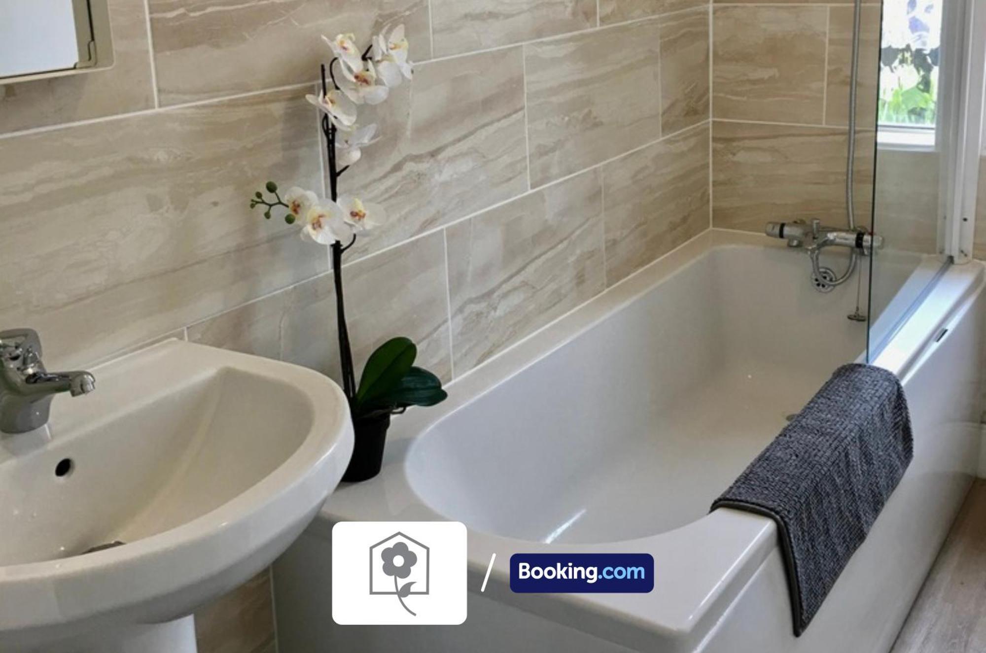 Netley Village Apartment By Your Stay Solutions Short Lets & Serviced Accommodation Netley Southampton With Free Wi-Fi Hamble-le-Rice Kültér fotó