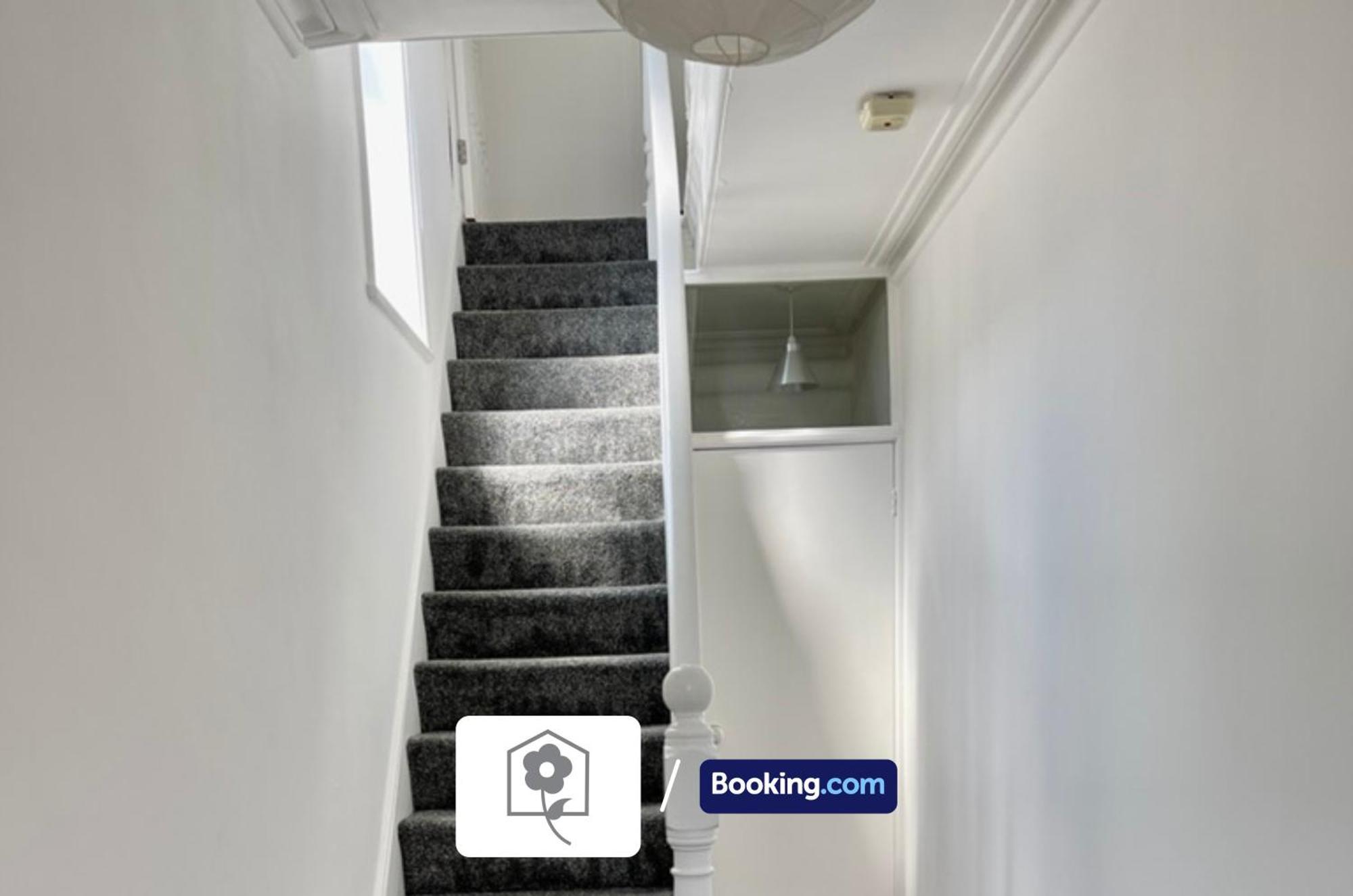 Netley Village Apartment By Your Stay Solutions Short Lets & Serviced Accommodation Netley Southampton With Free Wi-Fi Hamble-le-Rice Kültér fotó